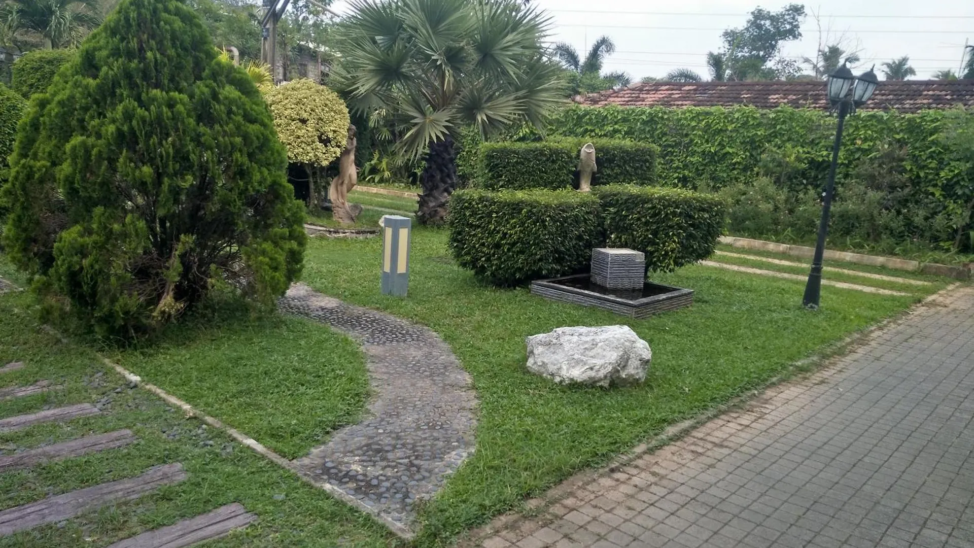 Airport Hotel Dream Paradise Dandugama 2*,  Sri Lanka