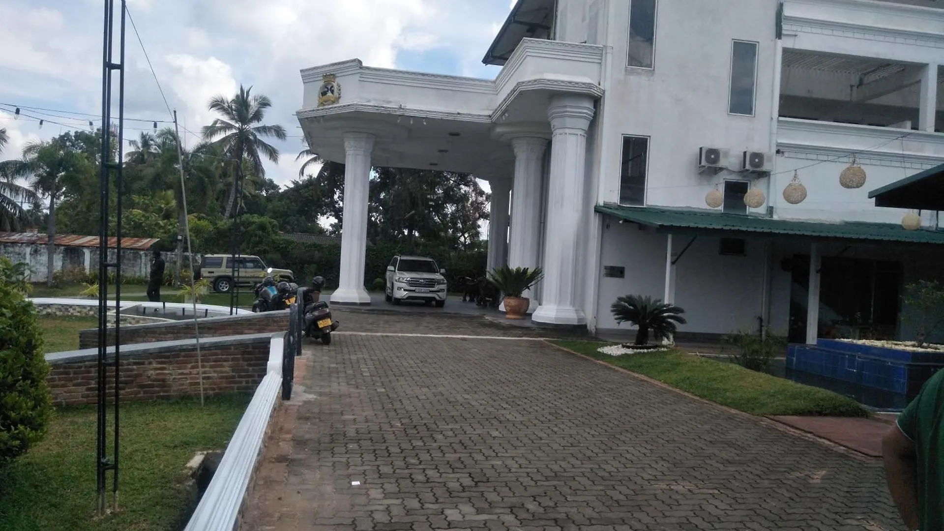 Airport Hotel Dream Paradise Dandugama