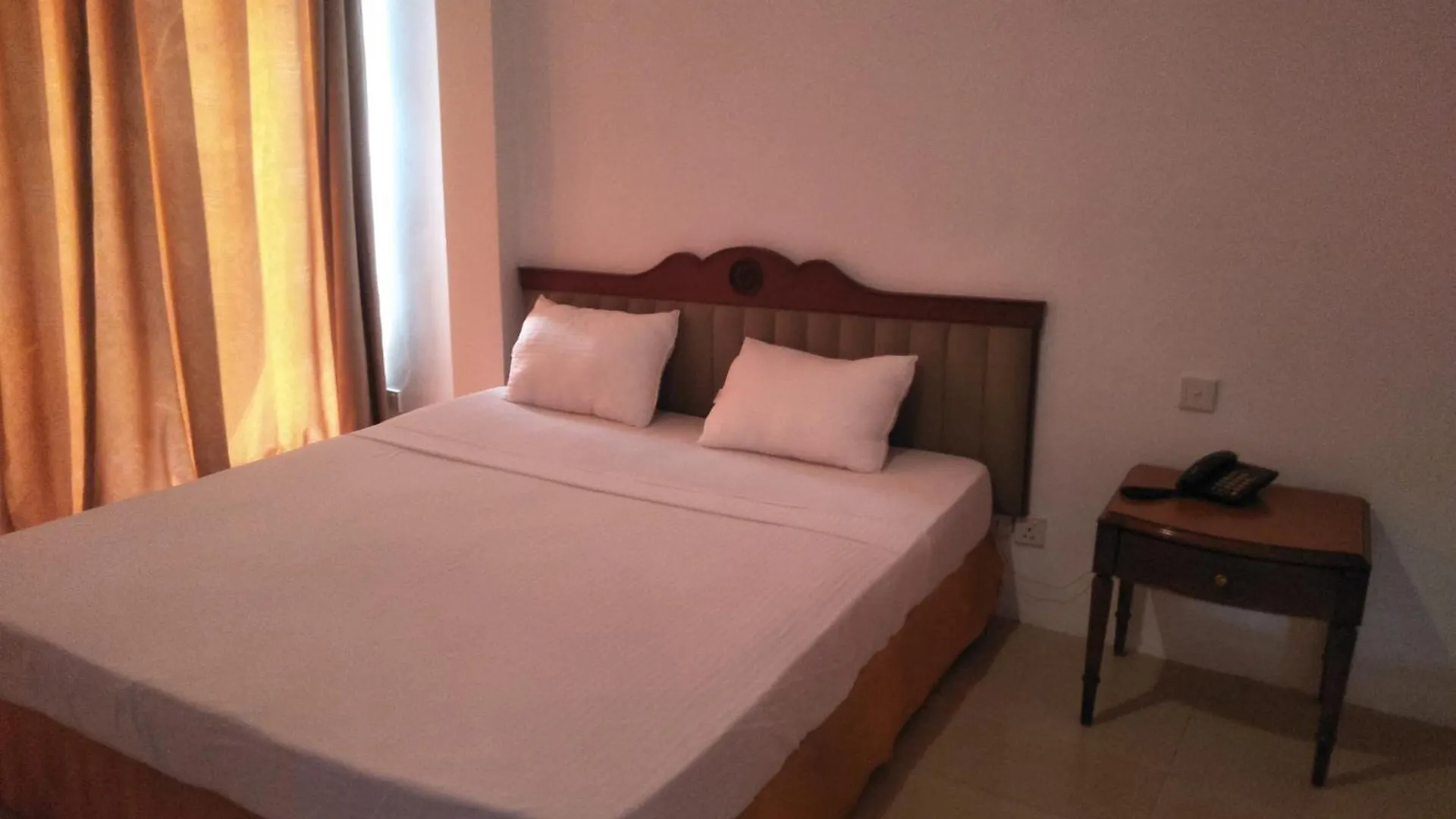 **  Airport Hotel Dream Paradise Dandugama Sri Lanka