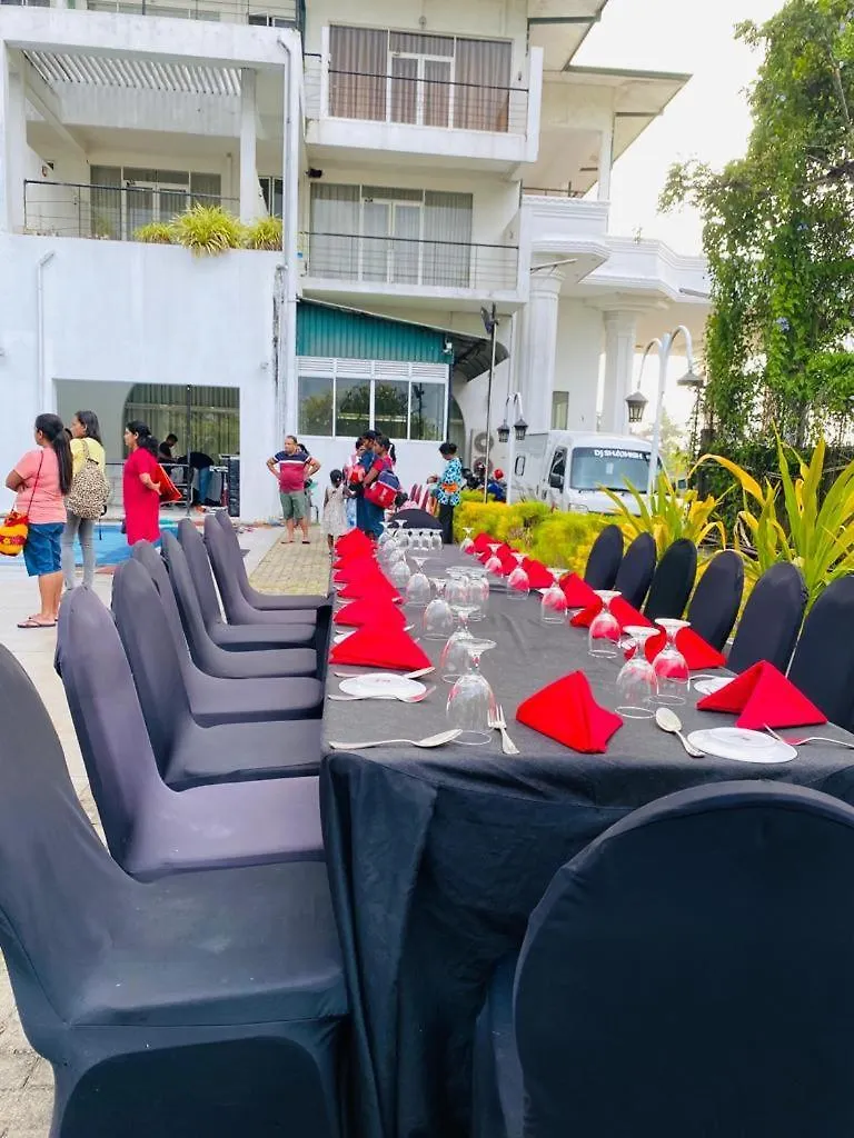 Airport Hotel Dream Paradise Dandugama 2*,  Sri Lanka
